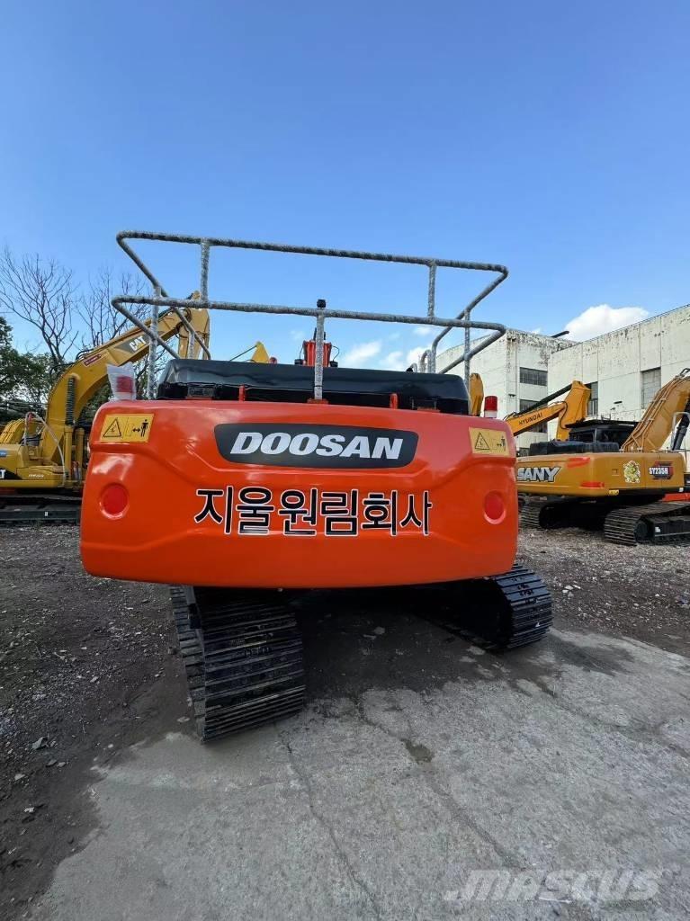 Doosan DX300 Bageri guseničari