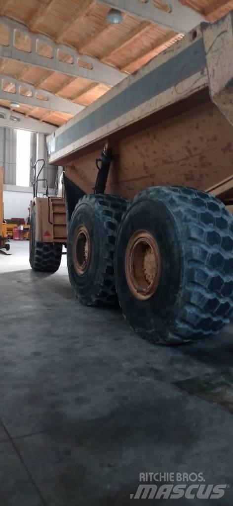 CAT 740 Zglobni damperi