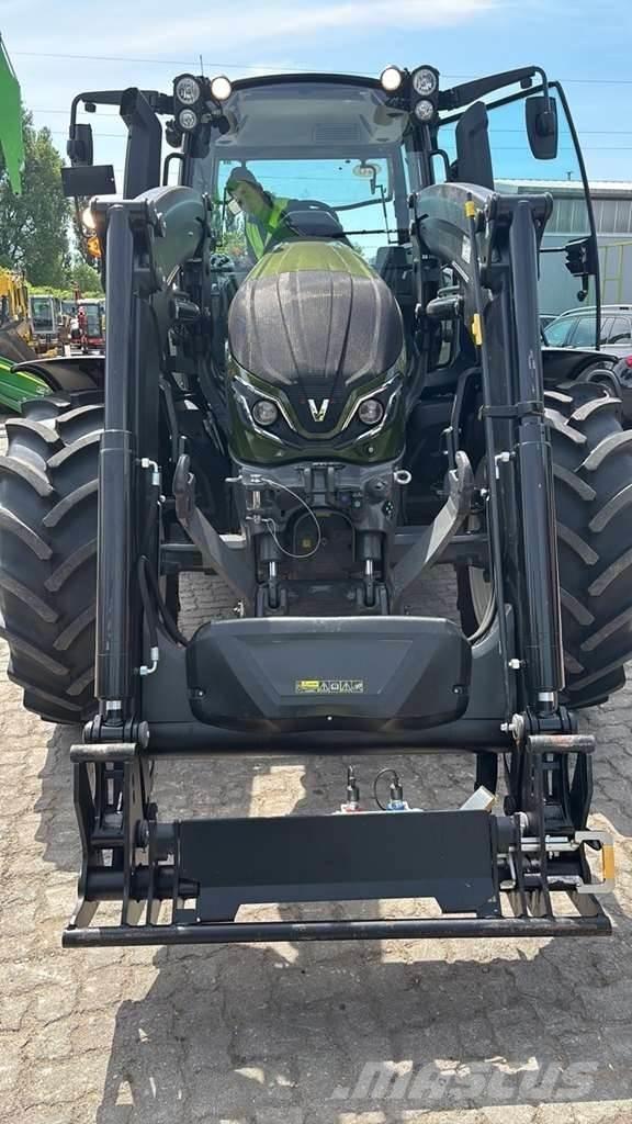 Valtra G135 Traktori