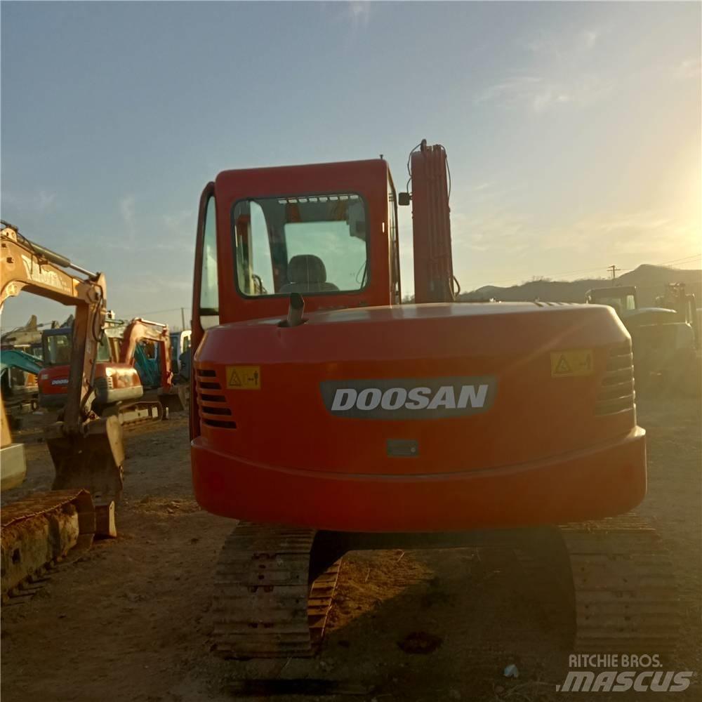 Doosan DH70 Bageri guseničari