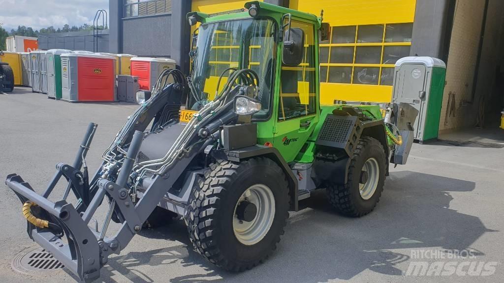 LM Trac 586 Utovarivači na točkove