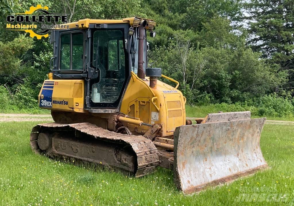 Komatsu D 39 EX Buldožeri guseničari