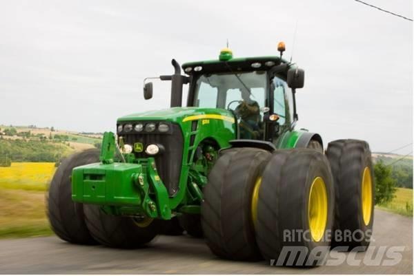 John Deere JD8270 Traktori