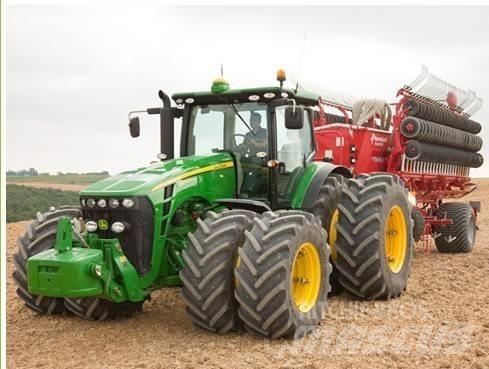 John Deere JD8270 Traktori