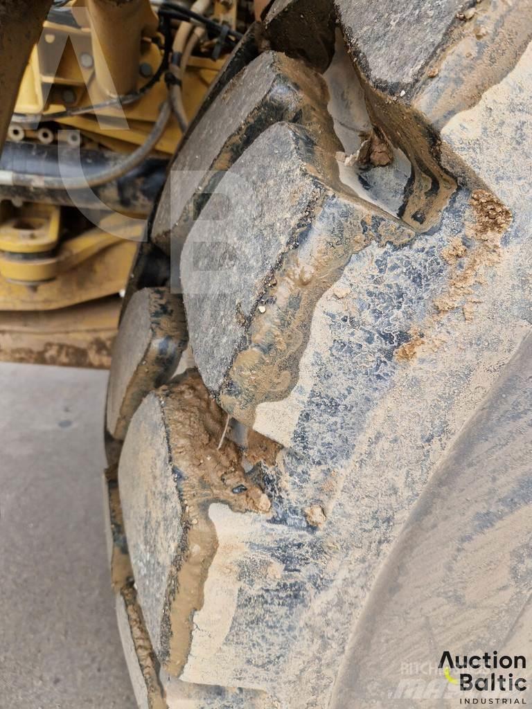 CAT 735C Zglobni damperi