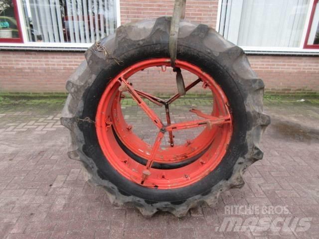Goodyear 13.6/36 Gume, točkovi i felne