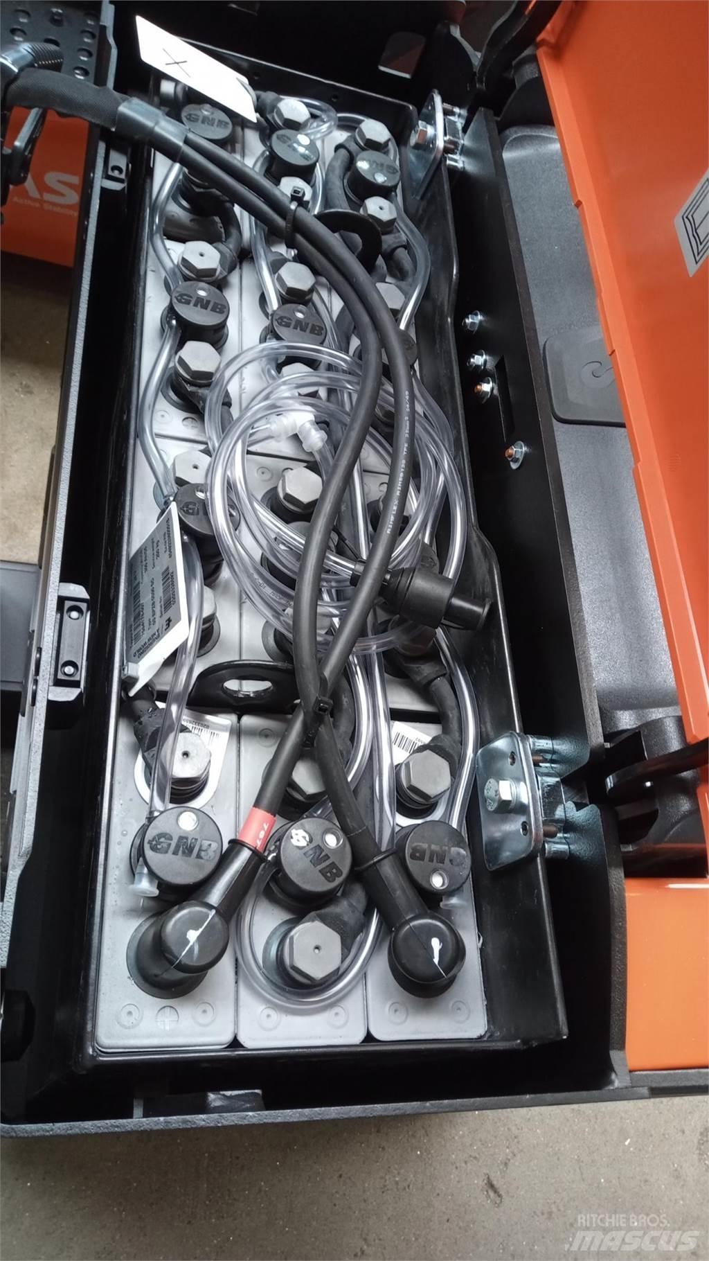 Toyota LPE200B Nisko podizni električni viljuškar