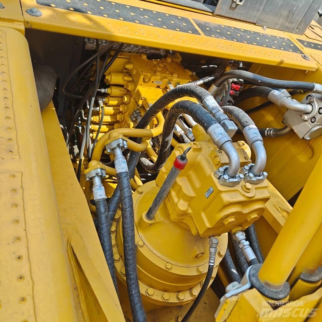 Komatsu 450LC-8 Bageri guseničari