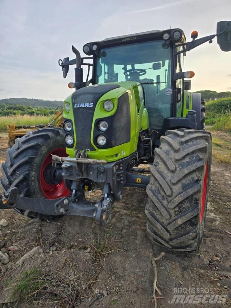 CLAAS Arion 460 Traktori