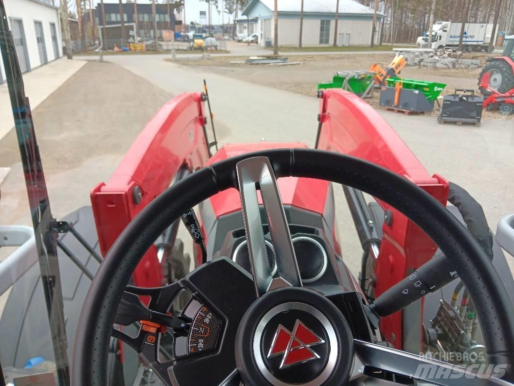Massey Ferguson 8 S Traktori