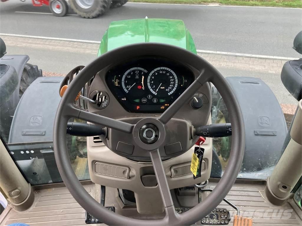 John Deere 6110R Traktori