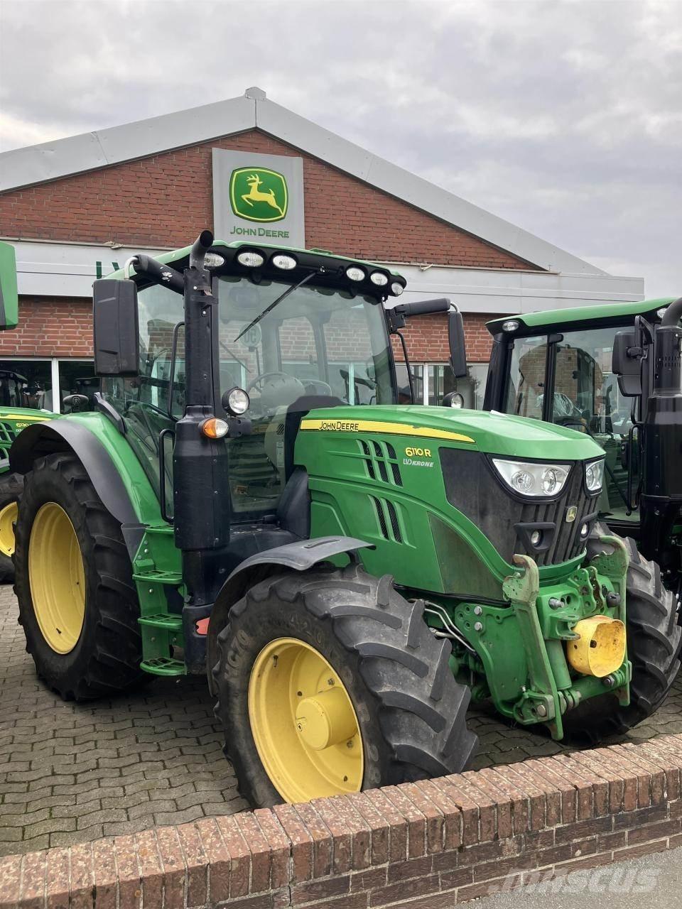 John Deere 6110R Traktori