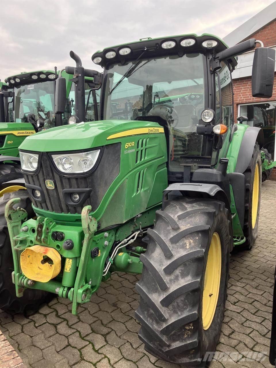 John Deere 6110R Traktori