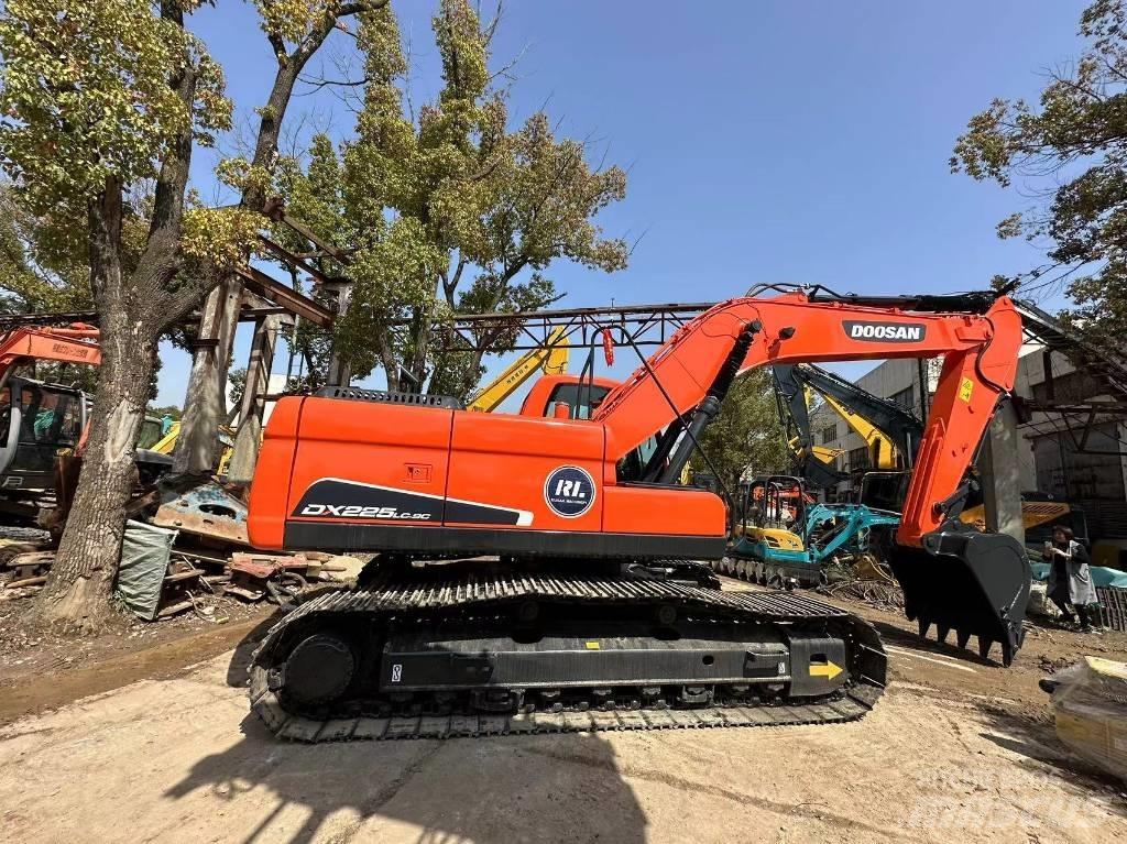 Doosan DX 225 LC-9 Bageri guseničari