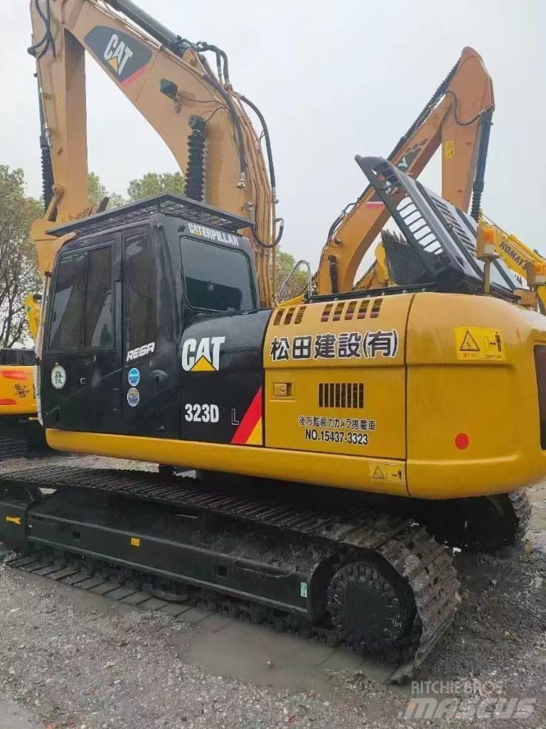 CAT 323D2 Bageri guseničari