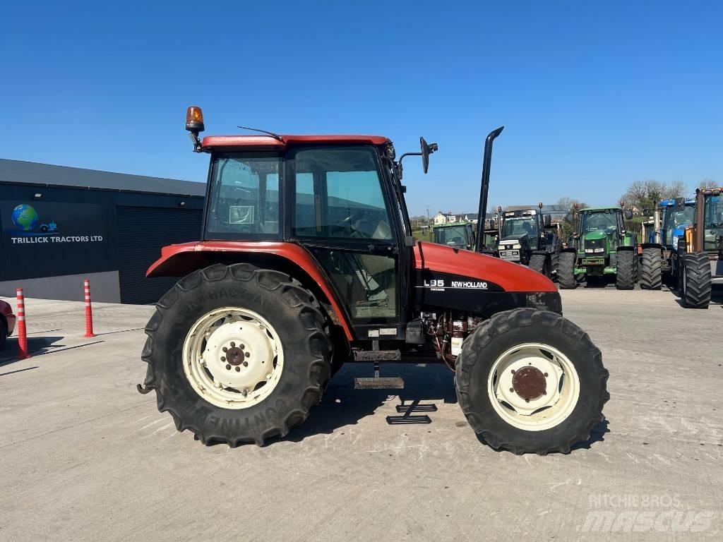 New Holland L 95 Traktori