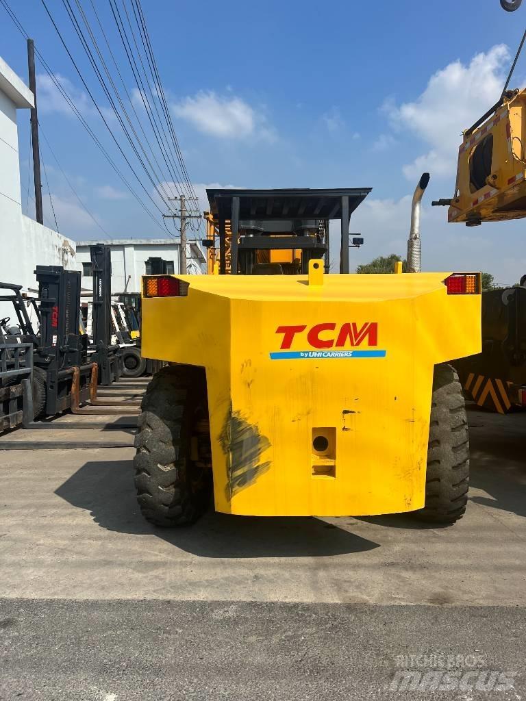 TCM FD250 Teleskopski viljuškari
