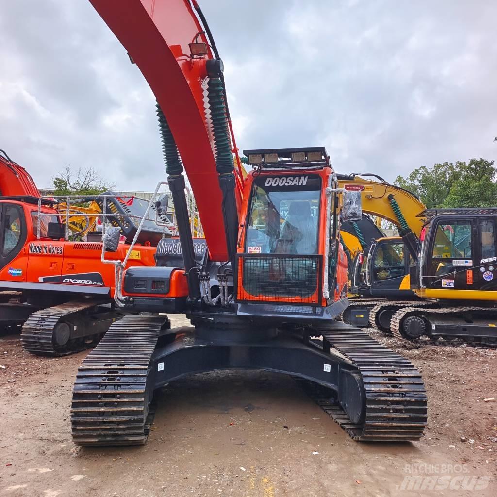 Doosan DX 300 LC Bageri guseničari