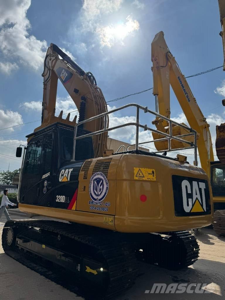 CAT CAT320D Bageri guseničari