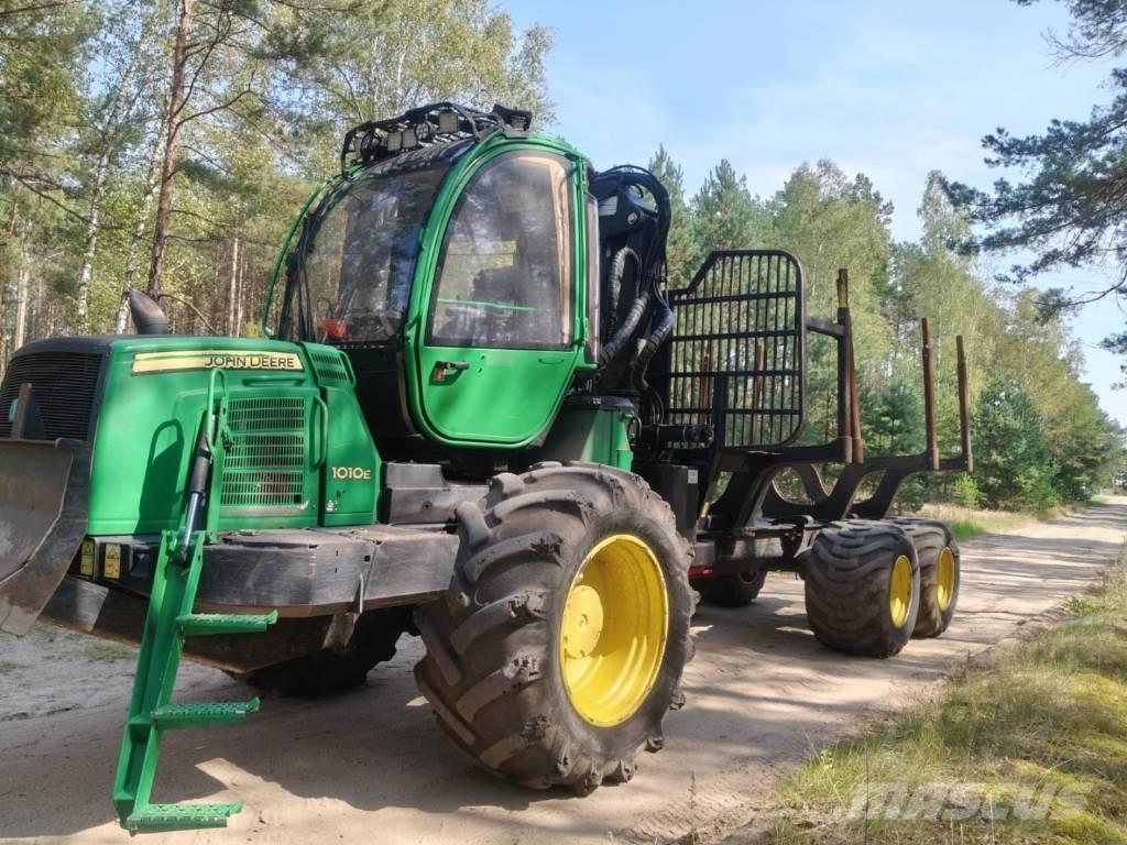 John Deere 1010 E Forvarderi