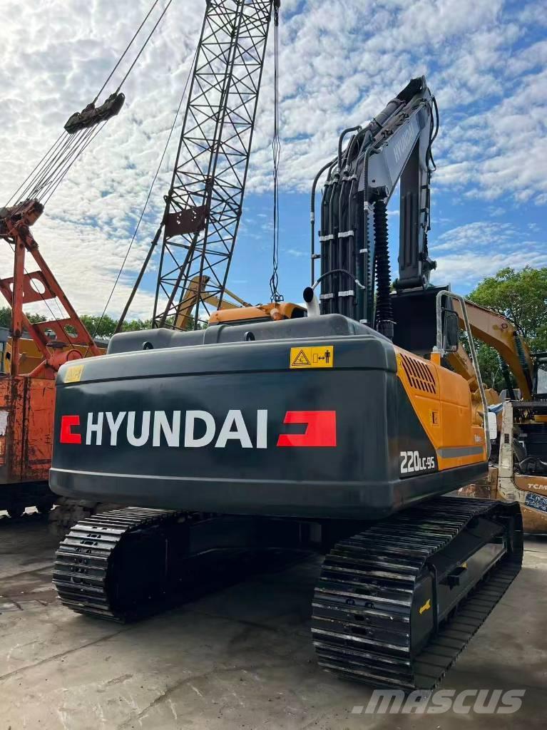 Hyundai R220LC-9S Midi bageri 7t – 12t