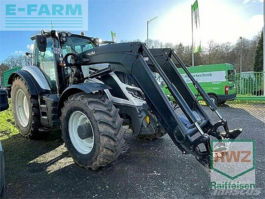 Valtra t215d Traktori