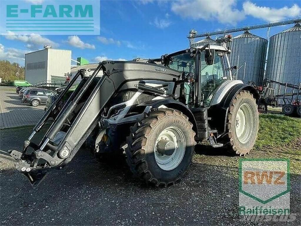 Valtra t215d Traktori