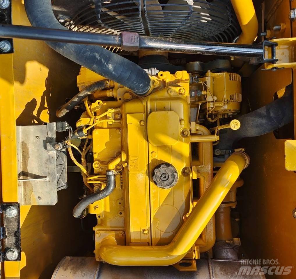 CAT 313D2GC Bageri guseničari