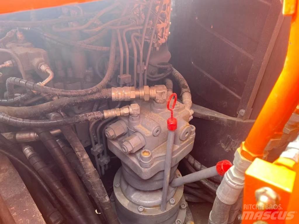 Hitachi 120 Bageri guseničari