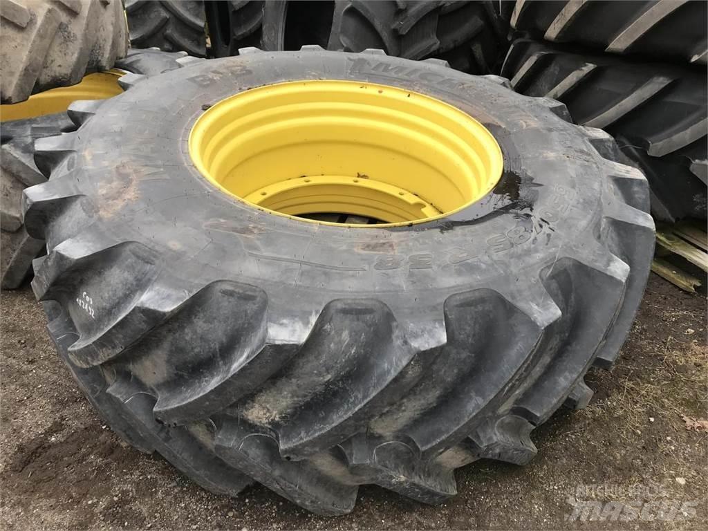 Michelin 650/85R38 Gume, točkovi i felne