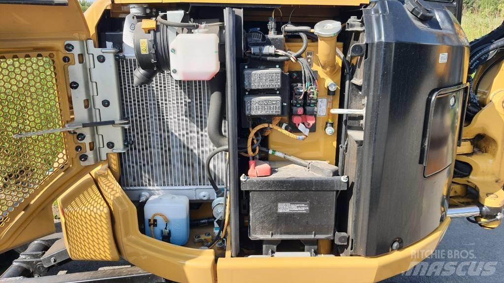 CAT 302.7 DCR 07A Mini bageri < 7t