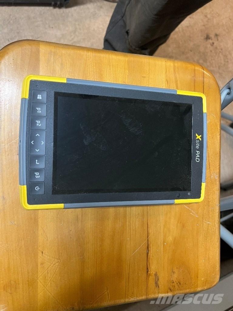 Komatsu PW 158-11 E0 Bageri točkaši