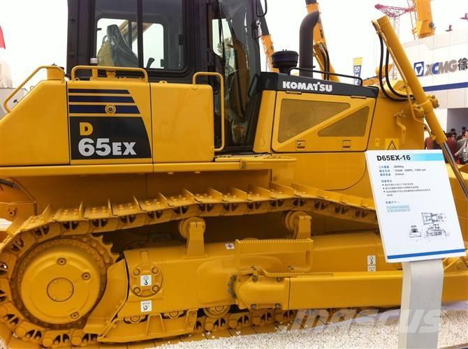 Komatsu D 65 EX-16 Buldožeri guseničari