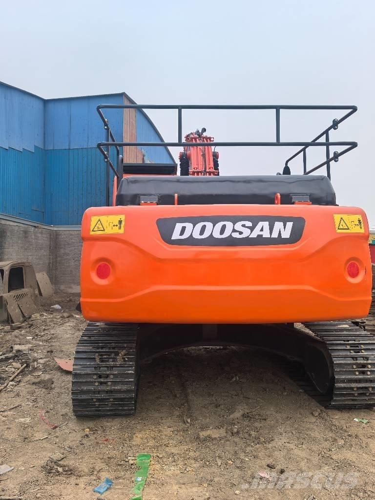 Doosan DX300LC Bageri guseničari