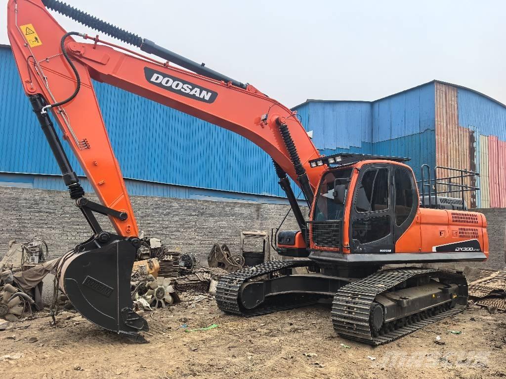 Doosan DX300LC Bageri guseničari