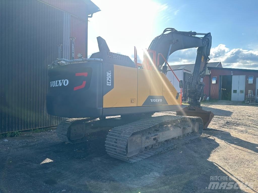 Volvo EC 250 EL Bageri guseničari