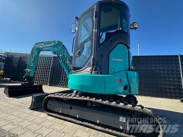 Kobelco SK26SR-7 Mini bageri < 7t