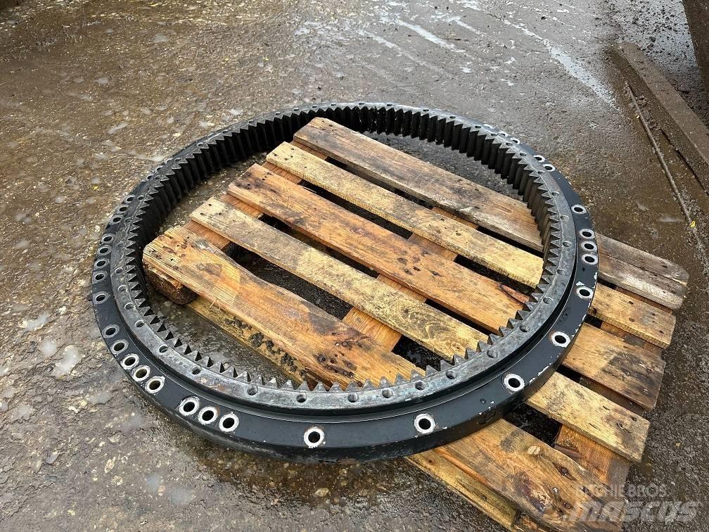 CAT 323 slew ring Osovine