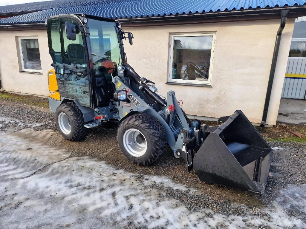 GiANT G2300 HD Višenamenski utovarivači