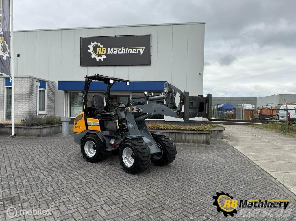 GiANT G2200E Utovarivači na točkove