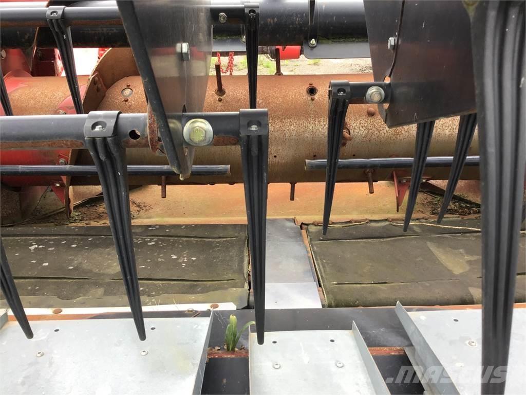 Case IH 3100 Glave hederi za kombajne