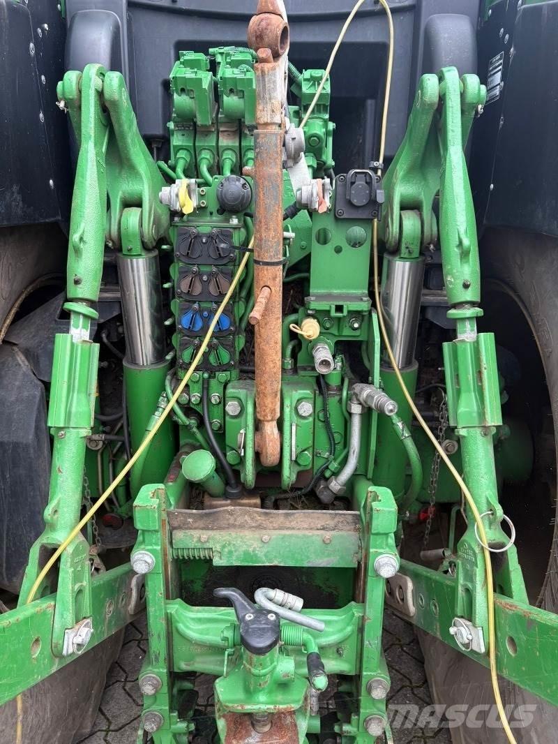 John Deere 6195 R Traktori