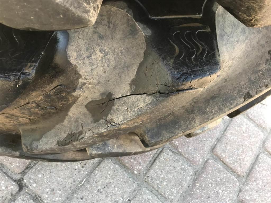 BKT 650/85R42 Gume, točkovi i felne