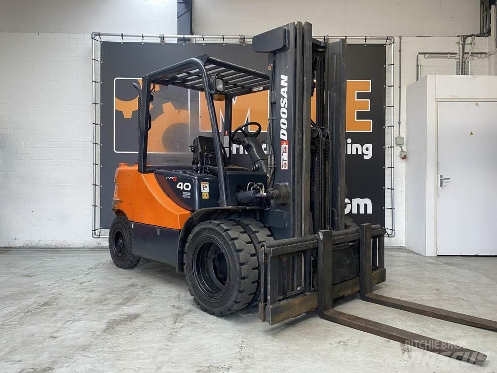 Doosan D40SC-5 Dizelski viljuškari