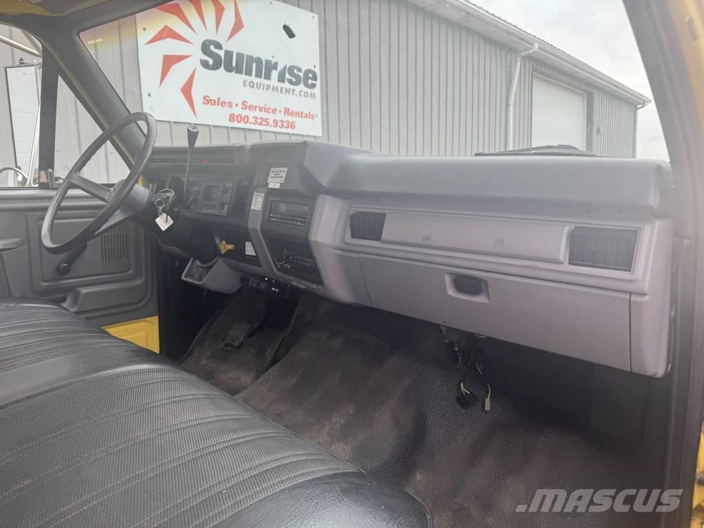 Ford F 700 Kamioni sa otvorenim sandukom