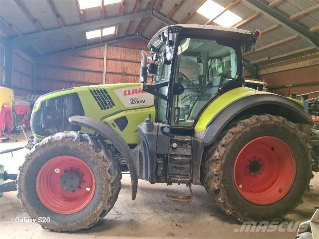 CLAAS Axion 810 Traktori