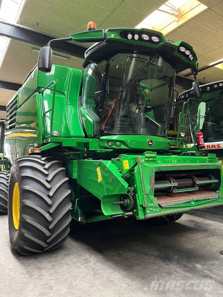 John Deere T670 Kombajni