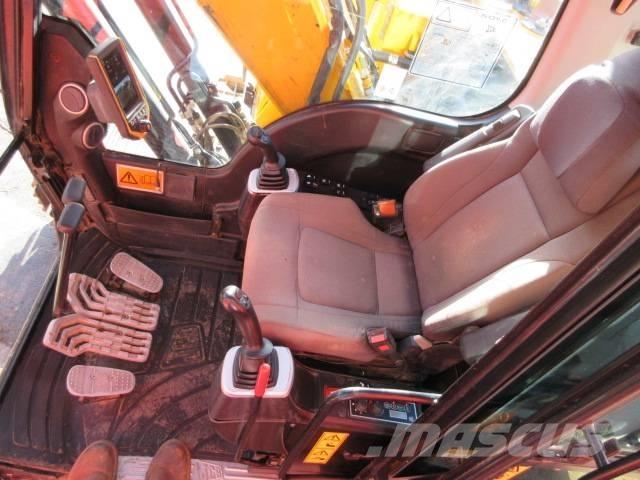 JCB JS 131 LC+ Plus Midi bageri 7t – 12t