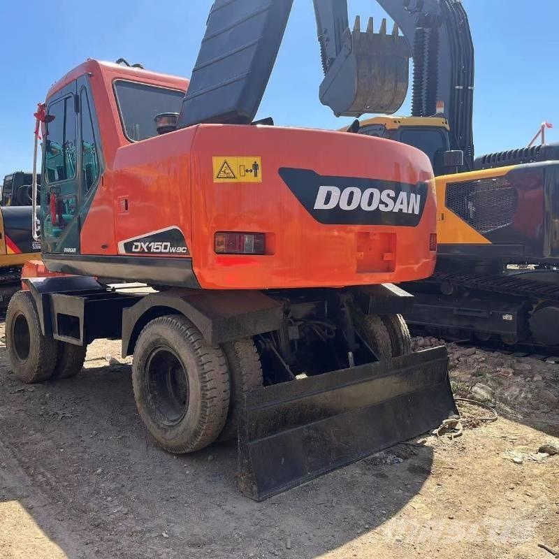 Doosan DX150W Bageri točkaši