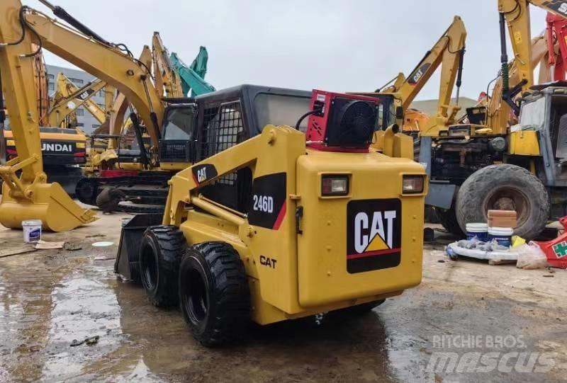 CAT 246D Skid steer mini utovarivači